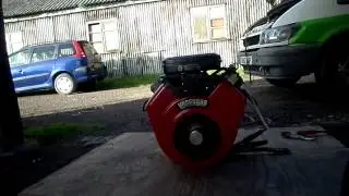 BRIGGS & STRATTON 18 HP V TWIN PETROL ENGINE