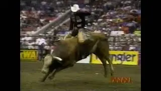 Ty Murray vs Razor - 99 PBR Louisville (90.5 pts)