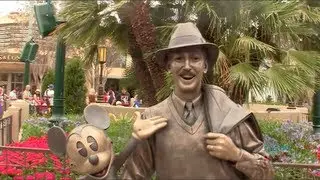 Storytellers statue on Buena Vista Street at Disney California Adventure