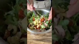 My girlfriend absolutely loved this salad yum 🤤 