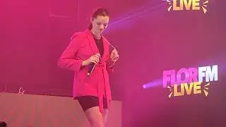 Nour gagnante de the voice saison 11 chante comme un frère et premier amour au flor FM live