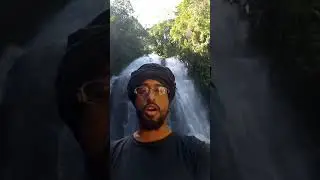 Gyuke na Cachoeira