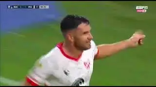 Gol de Adri&aacute;n Mart&iacute;nez ante Boca