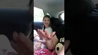 Прикольные детки. Танцульки в машине #travel #funny #kids