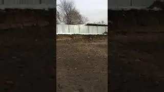 Выемка грунта, для котлована  оператор экскаватора гуру-профи, дно без нивелира, на глаз