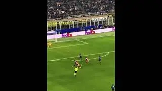 Gabriel Martinelli with an INSANE pass to set up Viktor Gyokeres in the Arsenal win over Inter 🤩