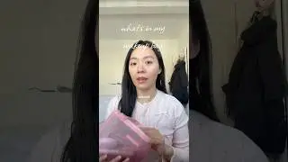 Всё в розовом выглядит милее 💗 Косметичка: всё необходимое на каждый день #glowrecipe #makeupbag ...