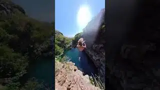 Freezing pool jumpIl #water #cliff #deep #flip #flying #cliffdiving #jump #cold #reunion
