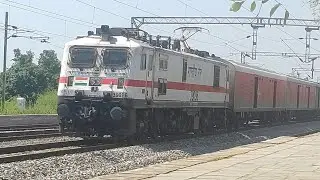 18046 east coast express from hyderabad to shalimar lead by wap7 of lallaguda