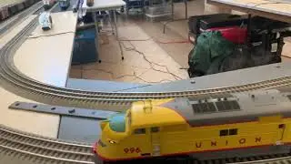 Lionel Union Pacific E-6 legacy with 21&rdquo; passenger cars