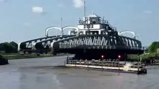 Sutton bridge. Cross keys swing bridge open and close recorded from the pilot boat