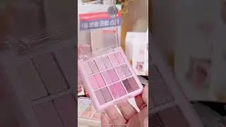 18-color palette 🫐🍓 NEW DASIQUE BERRY SMOOTHIE EYESHADOW PALETTE🍧