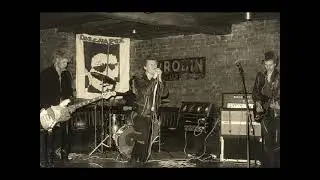 DISCHARGE - london 100 club - 23 february  82