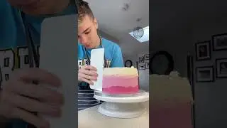 Would you trust a 17 year old baker to make your 21st birthday cake?!😱