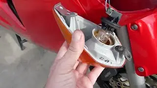 Honda VFR 800 RC46 frecce anteriori sostituzione lampadine