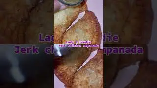 Jerk chicken empanada with a jerk sauce #foodie #foodreview #contentcreator #tryingtobeconsistent