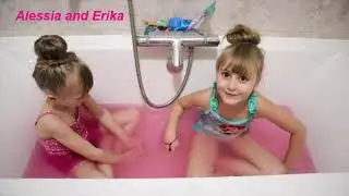 Alessia and Erika | Gelli Baff Bath | Jelly Bath | Slime Bath | Funny | Kids