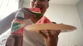 ASMR ! Comiendo sand&iacute;a 🍉🤤 con Taj&iacute;n 🥵