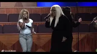 Lillian Lloyd and B Slade | Praise Break @ City Of Refuge | #praisebreaks #lillianlloyd #bslade