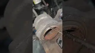 Совет по замене тормозных колодок: наконечник уплотнения поршня!!