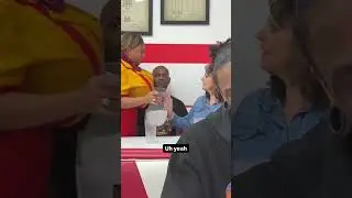 Жена срывается на официанта на публике 😳💥