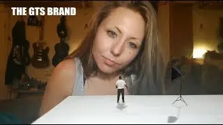 The Giantess Meets The Tiny Photographer!