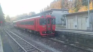 九州横断特急　キハ185　豊後清川駅通過