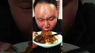 Eating Black Bean Noodles #eatingspicyfood