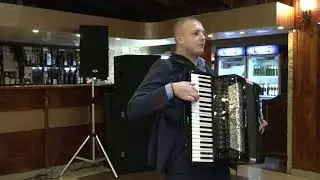 RAZVAN BUCUR arta si precizie