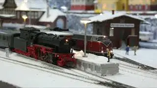 Wintermodellbahn Spur N, auch die BR 23 kommt zum Zuge