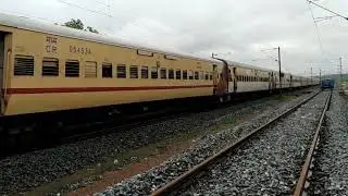 4hrs latee AZAD HIND EXPRESS AT FULL SPEED