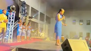 Nomini Nyawose - Lingukuphila endleleni (Live)