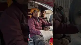 ￼A Battery Rickshaw Driver Hit The Bike #rickshaw #viral #shorts E-Rickshaw Drivers