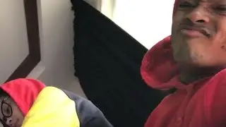 Jahseh e Jenesis discutindo por causa das mensagens que ele recebe no celular (Legendado)