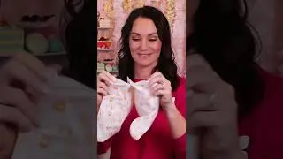 How to use our NEW PediExfoliate&trade; Foot Peeling Mask!🧡⁠ #redaspenlove #footcare #skincare #shorts