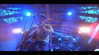Elvis Cortez performs 