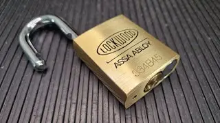 Lockwood 334B45 &mdash; отличный навесной замок с ужасным названием, взломанный и выпотрошенный.