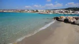 La caletta di sabbia di Torre Vado in Puglia