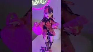 BEGINNERS: simple doll hair wash.  #monsterhigh #doll #dolls #draculaura #dollcollector