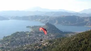 Urban Flying in Valle de Bravo, Mexico (Paragliding launch from La Torre)