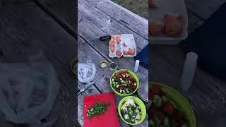 Ужин на природе в мотопутешествии.