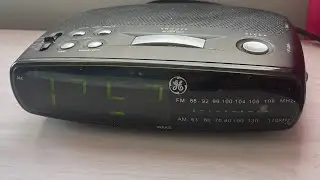 GE (General Electric) 7-4836B Alarm Clock