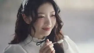 Moka ILLIT - New H&auml;agen Dazs web commercial 'Angel's Invitation'