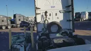 2018 Freightliner Cascadia, first look Review.