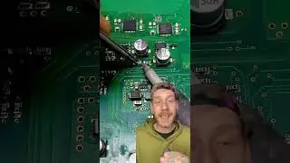 OLHA como &eacute; SIMPLES colocar componentes SMD na PLACA! #eletronica #repair