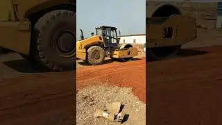 heavy roller work #heavyequipment #roadroller #compactor  lbs), with 13,000 kg distri#roadcompactor