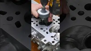 Автоматическая притирка клапанов #шорты #двигатель #инжиниринг