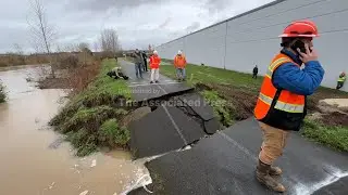 Breach in levee south of Seattle prompts evacuation order and flood warning