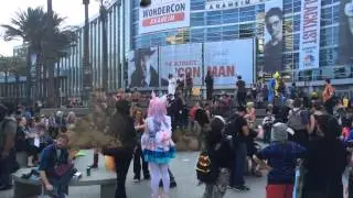 Wondercon 2014!!! EARTHQUAKE CAUSES FANS SEVERE INJURY!!!