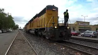 4K 60FPS: Amtrak & Union Pacific Trains Street Running through Oakland Jack London Square